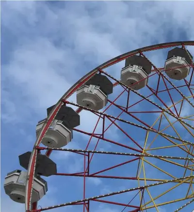  ??  ?? The Galveston Island Historic Pleasure Pier has rides and games, but no rumored ghosts. Other Galvesto on tourist sites and hotels are filled with tales of the supernatur­al.