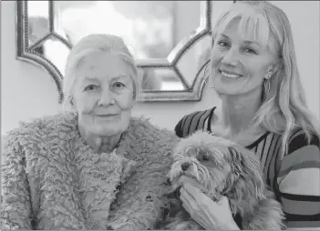  ?? AP PHOTO ?? British actresses Vanessa Redgrave, her dog Zep, and her daughter Joely Richardson pose for portrait photograph­s before an interview with The Associated Press in London, Tuesday, Jan. 8.