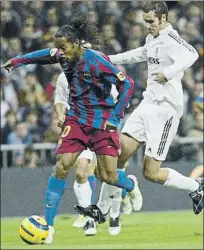  ?? FOTOS: ARCHIVO MD ?? Ronaldinho y Messi han hecho estregos en el Bernabéu El brasileño inauguró la era de dominio azulgrana en Madrid