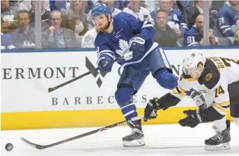  ?? GETTY IMAGES PHOTOS ?? Alex Nylander’s hockey pedigree includes his father, Michael (top), who played 17 seasons in the NHL — including parts of four with the Blackhawks — and his brother, William (above), who plays for the Maple Leafs.