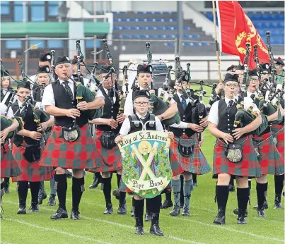  ?? Picture: Gareth Jennings. ?? St Andrews Pipe Band performing at Cupar Highland Games.