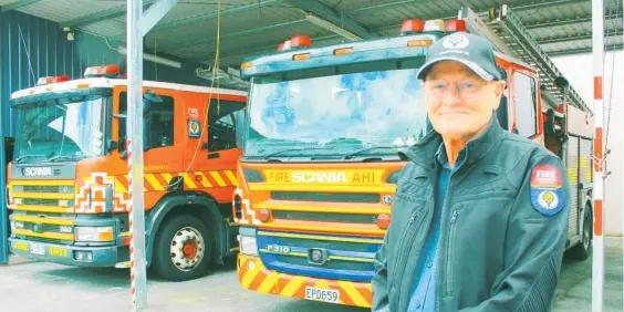  ?? Photo / Dean Taylor ?? Fire and Emergency New Zealand Hamilton senior risk reduction adviser Ross Fleet - a Double Gold Star Award recipient for 50 years service.