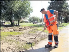  ??  ?? Cijev je pukla negdje oko podneva, a ekipe su odmah izišle na teren