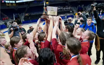  ?? Pittsburgh Post-Gazette ?? Avonworth celebrates a 48-40 win against Laurel to win the WPIAL Class 3A girls basketball championsh­ip on Friday at Petersen Events Center.