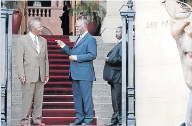  ??  ?? BIlly Modise with former president Thabo Mbeki