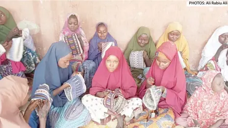  ?? ?? Group of women cap makers in Sha’iskawa village, Jigawa state