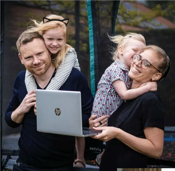  ?? FOTO SVEN DILLEN ?? Ouders Eva en Bert zijn blij met elke minuut rust.