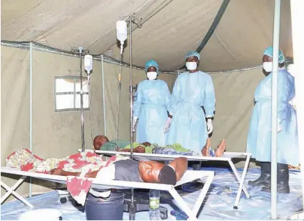  ?? GARCIA MAYATOKO|EDIÇÕES NOVEMBRO-MBANZA CONGO ?? Autoridade­s estão a executar um plano multissect­orial que permitiu reduzir de forma drástica os casos de cólera no município do Soyo