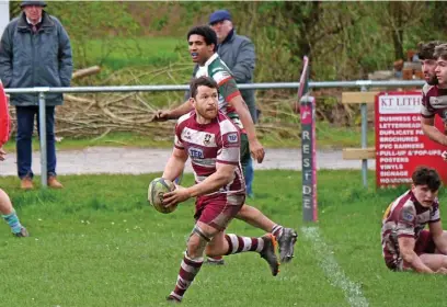  ?? Tim Taylor ?? ●●Ollie Coldman in action in the Papa John’s Challenge Cup tie against Firwood Waterloo