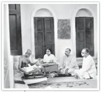  ?? ALAMY STOCK PHOTO ?? ■ Gandhi with Hindutva icon Syama Prasad Mookerjee, New Delhi, 1946.