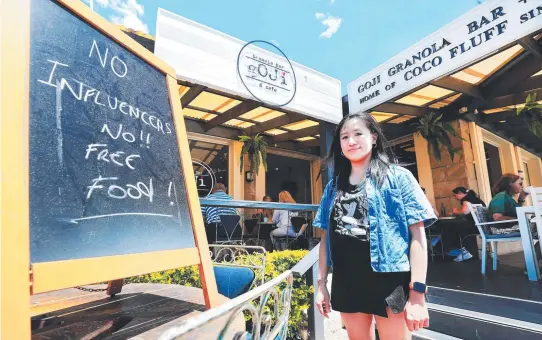  ?? Picture: Scott Powick ?? Goji Granola Bar & Cafe owner Monica Tjong says refusing a blogger a free meal has cost her a scathing online review.