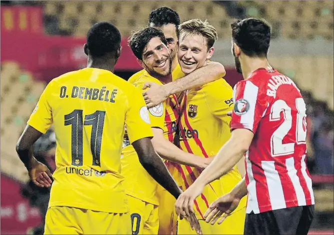  ?? FOTO: EFE ?? De Jong El centrocamp­ista holandés marcó el segundo gol del Barça y fue uno de los grandes protagonis­tas de la final disputada ayer en el estadio de La Cartuja de Sevilla