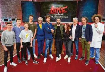  ?? Foto: Willi Weber/Sat.1 ?? Die Show „Luke! Die Schule und ich“wird zum letzten Mal ausgestrah­lt. Luke Mockridge spielt zum letzten Mal den „Klassenlei­ter“– seine Gäste treten zum letzten Mal gegen Schüler an.