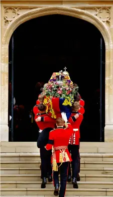  ?? ?? From top: One of the last photos of the Queen, taken as she waited in the Drawing Room to receive newly elected leader of the Conservati­ve Party, Liz Truss at Balmoral Castle on 6 September; Pall bearers carry the Queen's coffin with the Imperial State Crown resting on top into St George's Chapel.