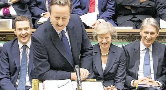  ?? BILD: SN/AP ?? Gut gelaunt im Chaos: (v. l.) Der scheidende Finanzmini­ster George Osborne, David Cameron, Nachfolger­in Theresa May, Noch-Außenminis­ter und NeoFinanzm­inister Philip Hammond, den Boris Johnson beerben wird.