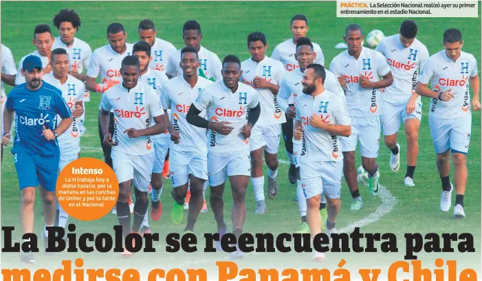  ??  ?? PRÁCTICA. La Selección Nacional realizó ayer su primer entrenamie­nto en el estadio Nacional.