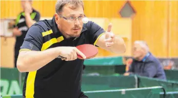  ?? FOTO: KARL-HEINZ BODON ?? Mann des Tages im Trikot der TTF Altshausen: Frantisek Blanar besiegt unter anderem Ex-Bundesliga­spieler Dietmar Palmi.