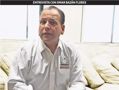  ??  ?? Omar Bazán durante la entrevista en el Diario