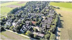  ?? Diese Luftaufnah­me zeigt Ilverich von oben. Die Stadt plant genauere Vorschrift­en für die Gestaltung der Häuser. Foto: Christoph Reichwein ??