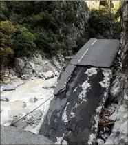  ??  ?? Entre Fontan et Saint-Dalmas, les dégâts sont considérab­les.