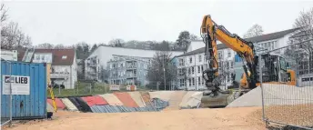  ?? FOTO: MAREIKE KEIPER ?? Der Erdausbau ist erfolgt: Im nächsten Schritt werden die Fundamente für das Hospiz betoniert.