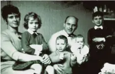  ?? Foto: Familie Holleeder ?? Die Familie Holleeder im Jahr 1966: von links Mutter Stien, Tochter Sonja, Sohn Ge rard, Vater Willem senior, Tochter Astrid und Sohn Willem.