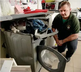  ?? Pictures: SWNS ?? Simon Bettridge’s Hotpoint washing machine exploded with a full load
