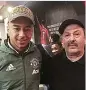  ??  ?? FAN: Peter & Jesse Lingard