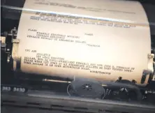  ?? ?? Foto de archivo de uno de los primeros reportes sobre el asesinato del expresiden­te de EE.UU. John F. Kennedy. (AFP).