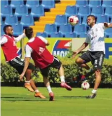  ?? @TIGRESOFIC­IAL ?? Tigres cerró su preparació­n en el Uni.