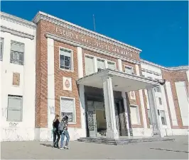  ?? MAURICIO NIEVAS ?? Afectada. La escuela José de San Martín, en La Plata.