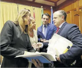  ?? SÁNCHEZ MORENO ?? Paula Badanelli, Isabel Albás, José María Bellido y Salvador Fuentes.