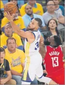  ?? FOTO: EFE ?? Steph Curry y James Harden