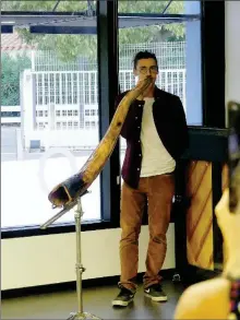  ?? - Crédits : MSE ?? Guillem au didgeridoo