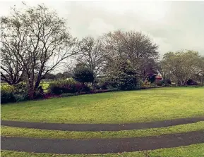  ?? PHOTO: DAVID UNWIN/STUFF ?? Lawns are great places lie down and get lost in the clouds.