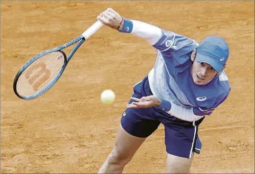  ?? FOTO: EFE ?? El tenista australian­o Alex De Miñaur, de 26 años y nº 11 mundial, confiesa en esta entrevista que se encuentra en “el mejor” momento de su carrera