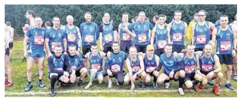  ??  ?? Les coureurs de GDM avant le départ de la course élite hommes (Photo Franck Porcher).