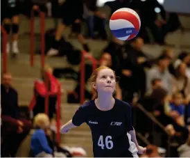  ?? BILDER: LINUS OLSSON ?? Kungälv volleys Astrid Andreasson i full aktion under Trekungasl­aget 2022.