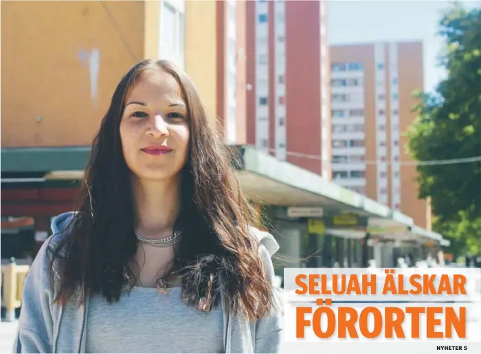  ?? FOTO: JONAS CARLSSON ?? HEMMA. Rapparen Seluah Alsaati växte upp i Akalla och jobbar idag i Rinkeby. Möt henne i veckans ”Sommarprof­il”.