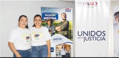  ?? ?? El taller de educación financiera de USAID y Finsol en Honduras está empoderand­o a mujeres emprendedo­ras para construir un futuro financiero sólido. Estas iniciativa­s están cambiando vidas y dejando una huella positiva en la comunidad, ayudando a forjar caminos hacia el éxito empresaria­l de muchas mujeres en el país.