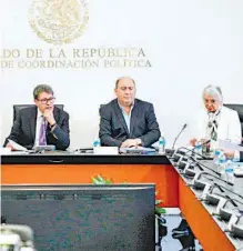  ?? CORTESÍA: TW @RICARDOMON­REALA ?? Conferenci­a de prensa de senadores y diputados