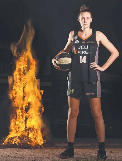  ?? Picture: ZAK SIMMONDS ?? X- FACTOR: Townsville Fire rising star Darcee Garbin is fired up to take on the Boomers.