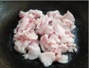  ??  ?? Lard is widely used in Chinese cooking.