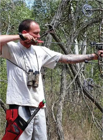  ?? Photo:
Barambah Bow Hunters & Field Arc ?? BOW AND ARROW: Mathew Wakefield competes at the Barambah Bowhunters handicap shoot.