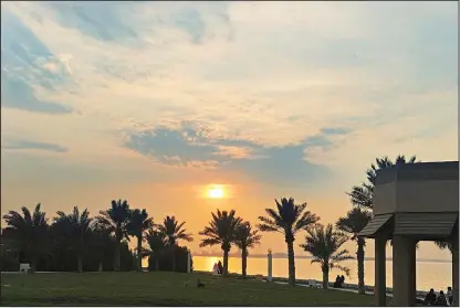  ??  ?? Sunset as viewed from the coast of Kuwait. (KUNA - Jaber Abdulkhali­q)