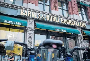  ?? ERIC THAYER BLOOMBERG FILE PHOTO ?? The U.S.’s largest bookstore chain reported a second-quarter loss of 38 cents a share, while analysts had expected a loss of 41 cents a share.