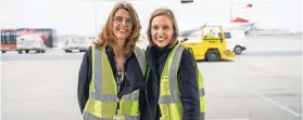  ?? ?? Elisabeth Zauner (rechts), Chefin von Emirates Österreich, Doris Völkerer-Lenz ist Emirates-Stationsle­iterin in Schwechat