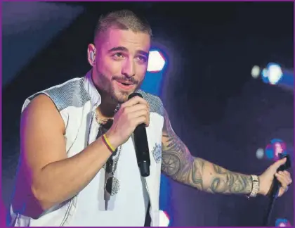  ??  ?? Desbaratan a Maluma por abusar de Playback en concierto en Lima Perú. En 2017 es invitado como artista y jurado para el Festival Viña del Mar en Chile, donde también hubieron críticas por usar Play Back