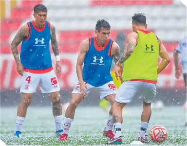  ?? ?? La fuerte granizada en el estadio Victoria hzo imposible realizar el partido.