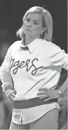  ?? DENNY SIMMONS/USA TODAY NETWORK ?? LSU head coach Kim Mulkey reacts to her team’s play against Vanderbilt on Feb. 8.